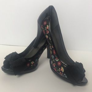 Peep toe heels